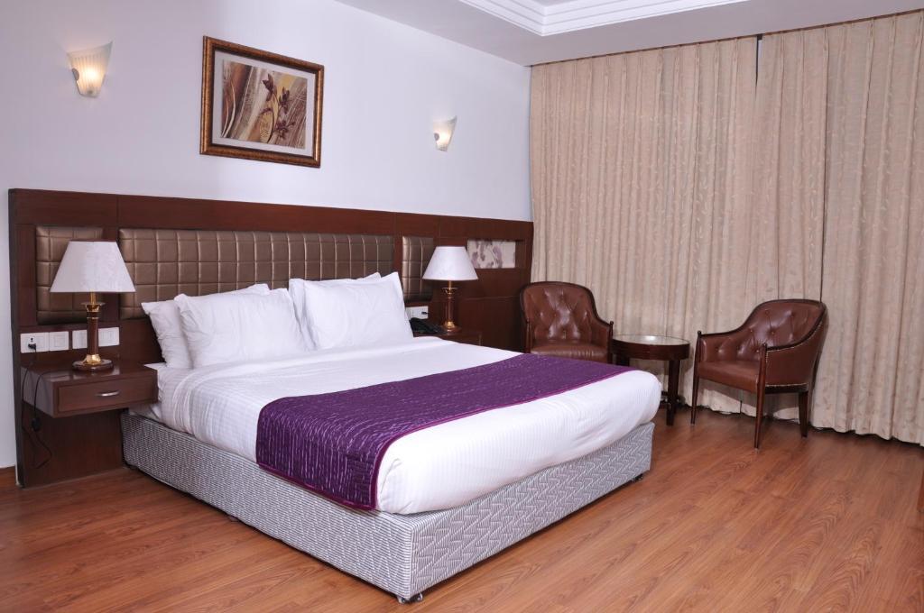 Lilywhite Hotel Yeni Delhi Dış mekan fotoğraf